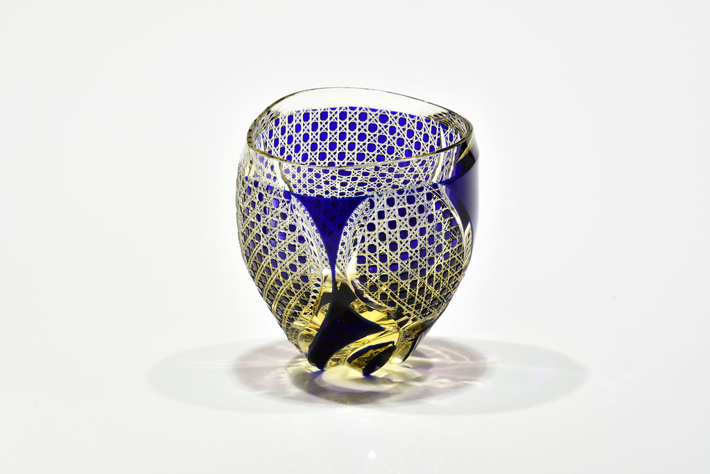 「祈りのかたち」宙吹ぐい吞み（瑠璃色・琥珀色）