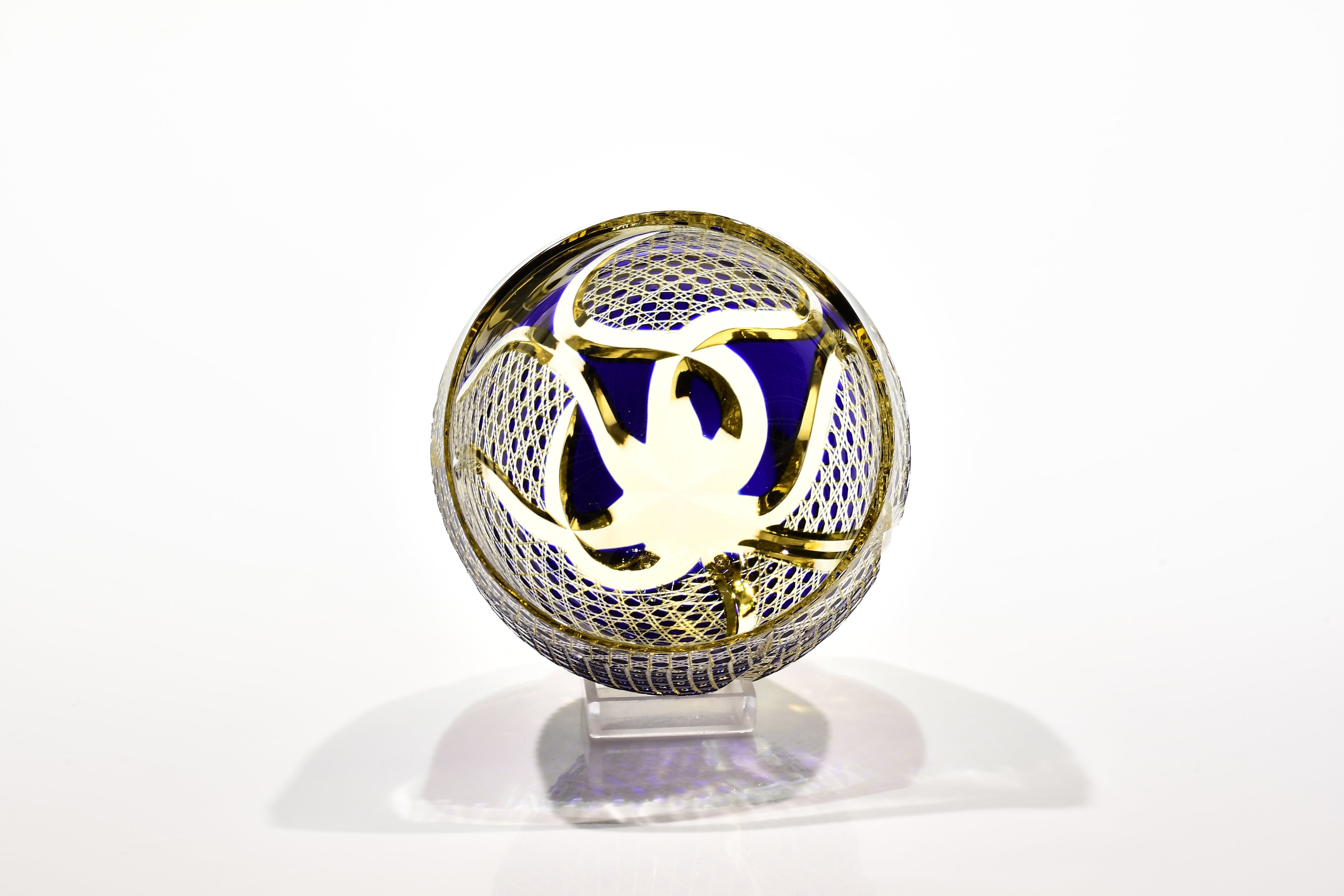 「祈りのかたち」宙吹ぐい吞み（瑠璃色・琥珀色）