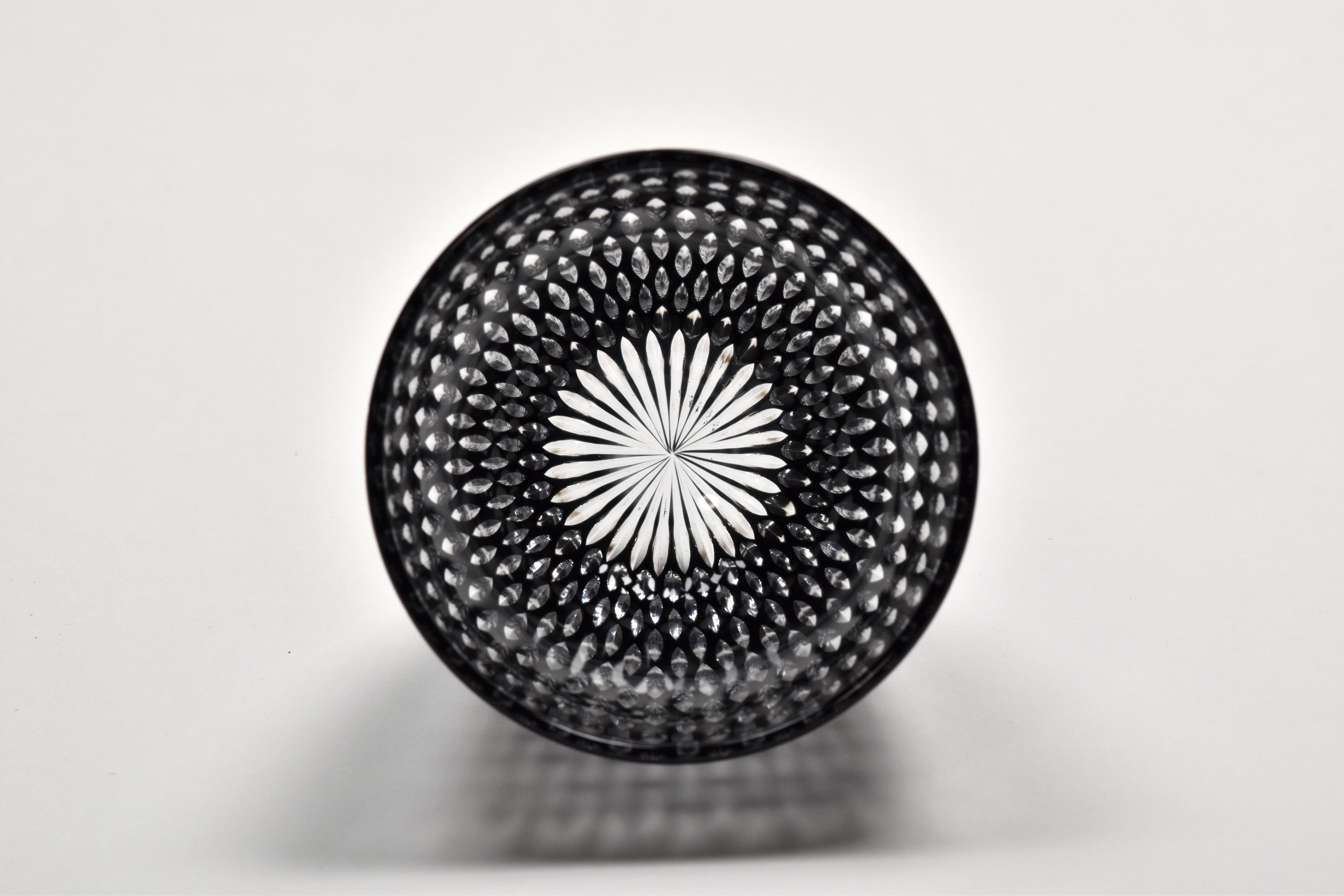 米つなぎ　縦長ぐい吞み（黒）