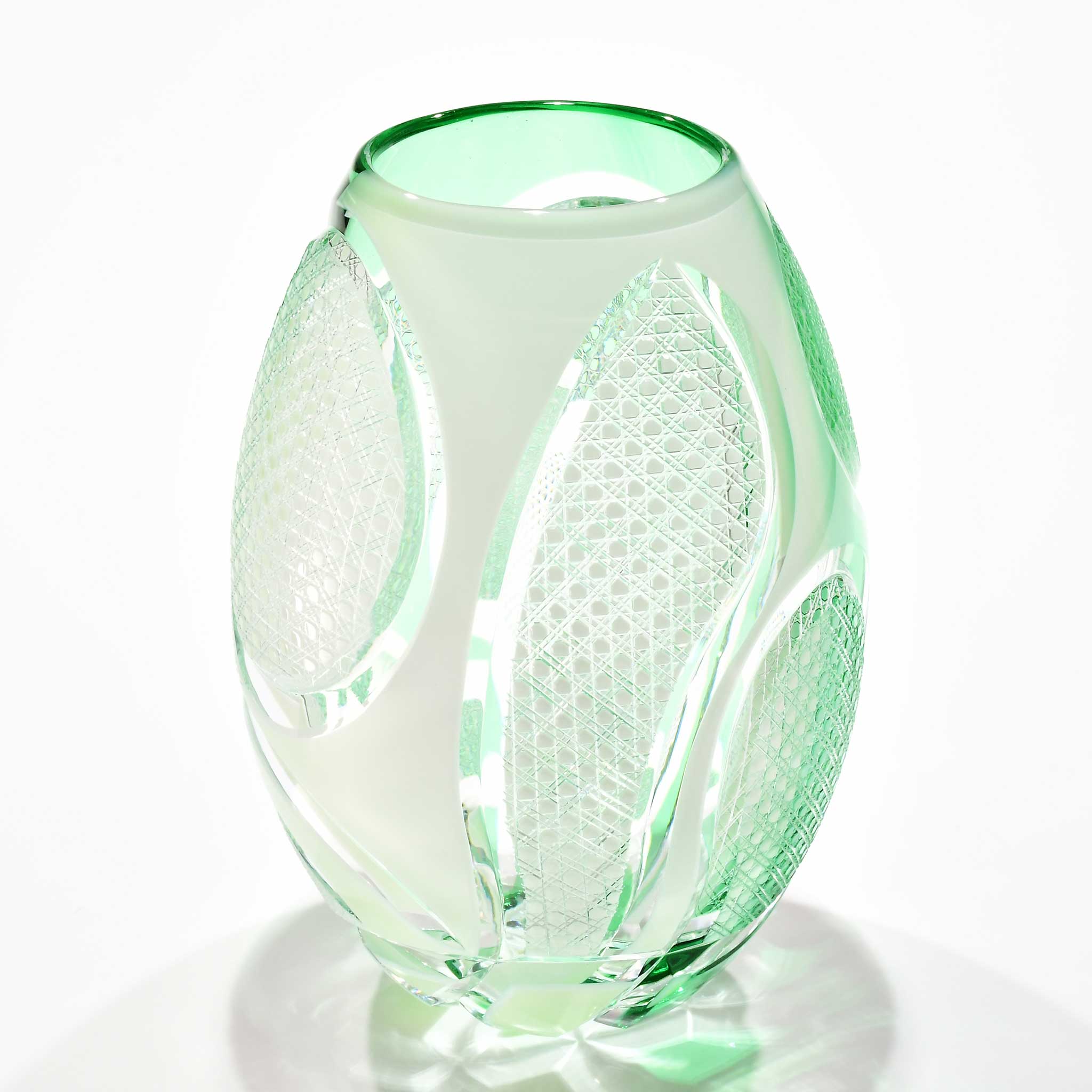 江戸切子の店 ✾ 華硝 ✾　薄緑色被せ　　　一輪挿し　　【 未使用・ 美品 】 華硝onlineshop – 華硝ONLINE SHOP