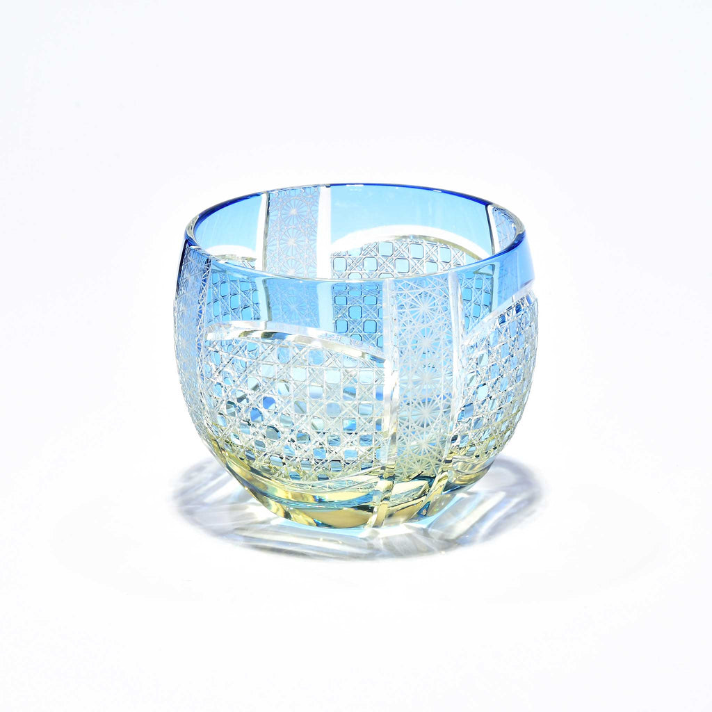 Shn-103　華組ぐい吞み(水色・琥珀色）