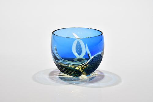 Shn-026　華組ぐい吞み（水色・琥珀色）