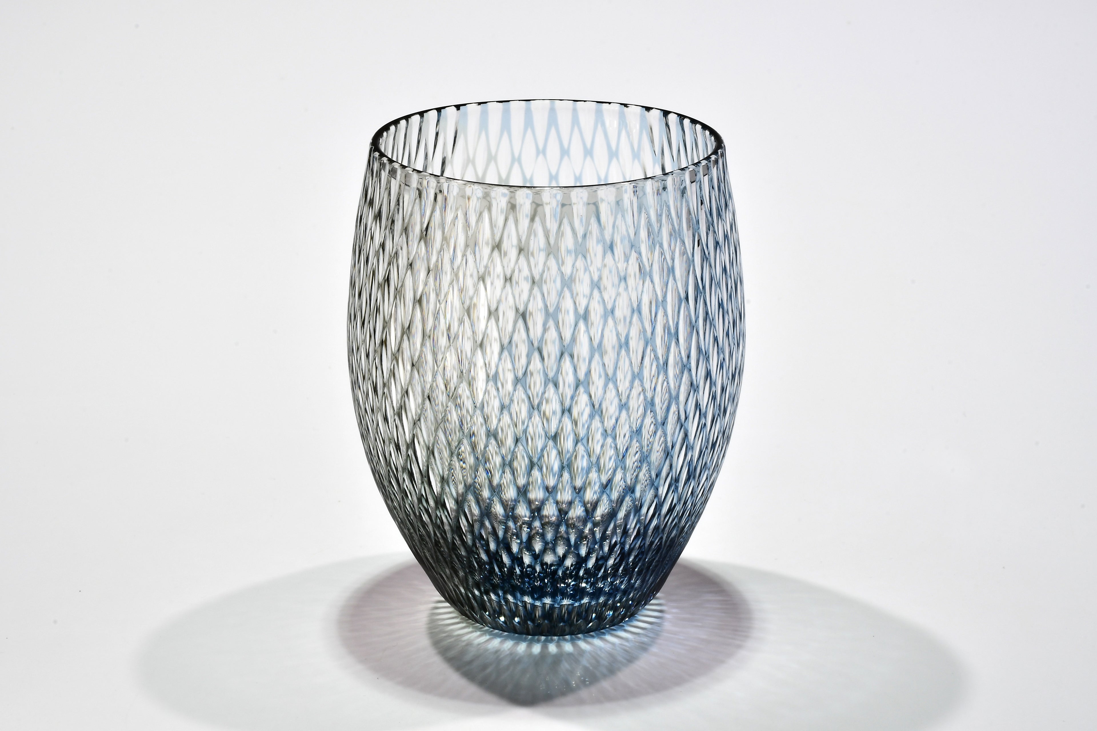 米つなぎ”極み”「粒のゆらぎ、光の結晶」（藍色・墨薄）